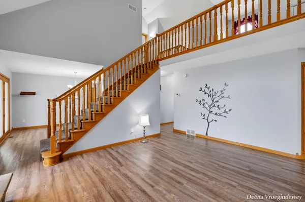 $699,000 | 914 Jackson Street Southwest, Grandville, MI 49418