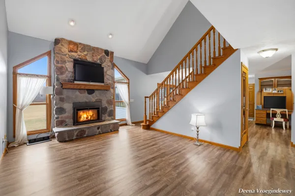 $699,000 | 914 Jackson Street Southwest, Grandville, MI 49418