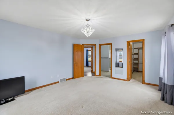 $699,000 | 914 Jackson Street Southwest, Grandville, MI 49418