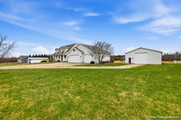 $699,000 | 914 Jackson Street Southwest, Grandville, MI 49418