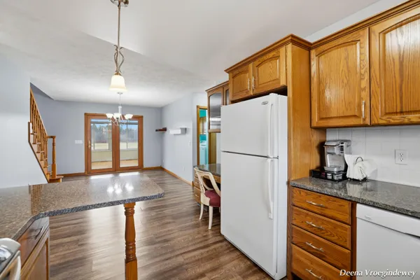 $699,000 | 914 Jackson Street Southwest, Grandville, MI 49418