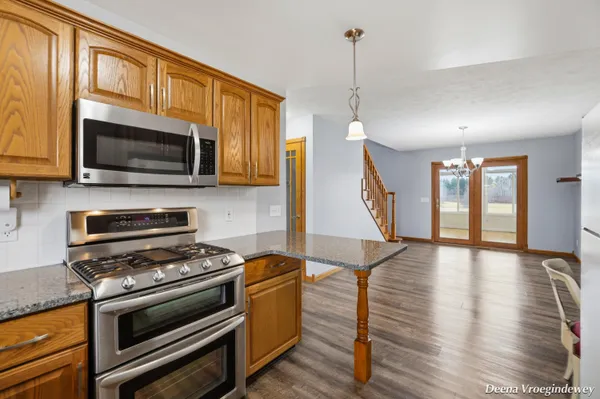 $699,000 | 914 Jackson Street Southwest, Grandville, MI 49418