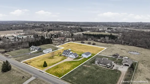 $699,000 | 914 Jackson Street Southwest, Grandville, MI 49418