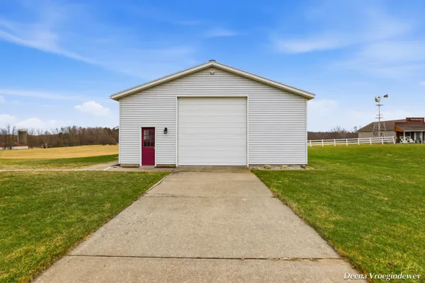 $699,000 | 914 Jackson Street Southwest, Grandville, MI 49418