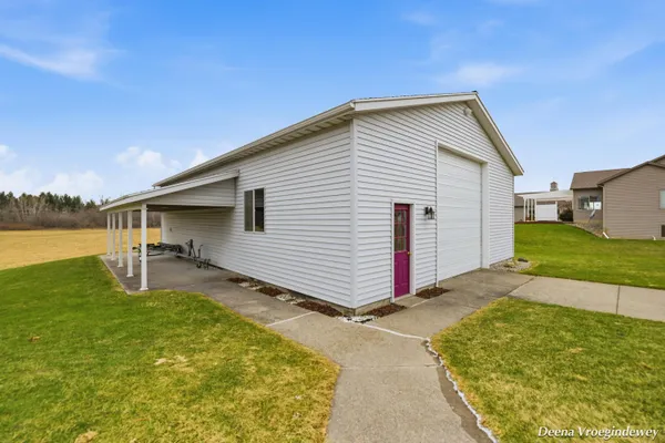 $699,000 | 914 Jackson Street Southwest, Grandville, MI 49418