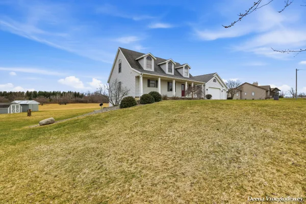 $699,000 | 914 Jackson Street Southwest, Grandville, MI 49418