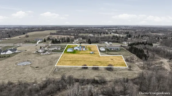 $699,000 | 914 Jackson Street Southwest, Grandville, MI 49418