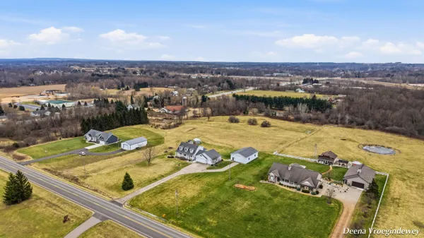 $699,000 | 914 Jackson Street Southwest, Grandville, MI 49418