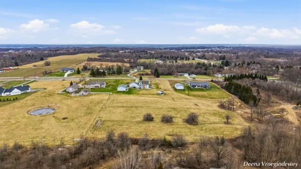 $699,000 | 914 Jackson Street Southwest, Grandville, MI 49418