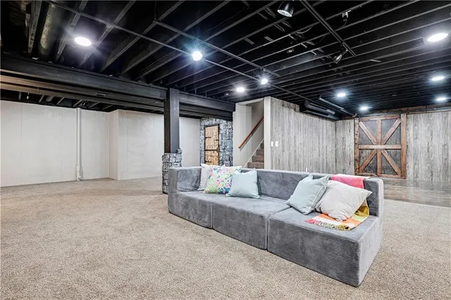 $545,000 | 1480 East Sleepy Hollow Drive, Olathe, KS 66062