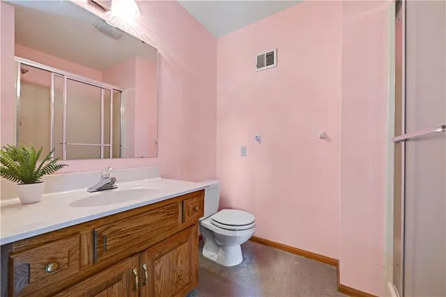 $545,000 | 1480 East Sleepy Hollow Drive, Olathe, KS 66062