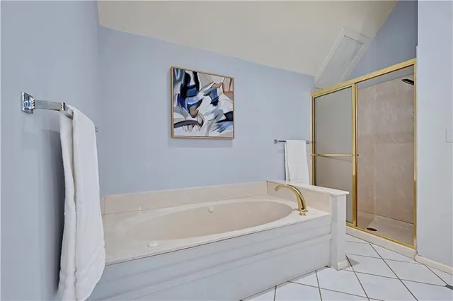 $545,000 | 1480 East Sleepy Hollow Drive, Olathe, KS 66062