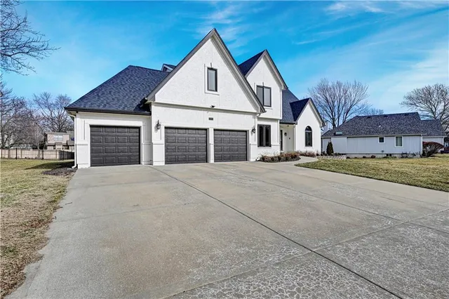 $545,000 | 1480 East Sleepy Hollow Drive, Olathe, KS 66062