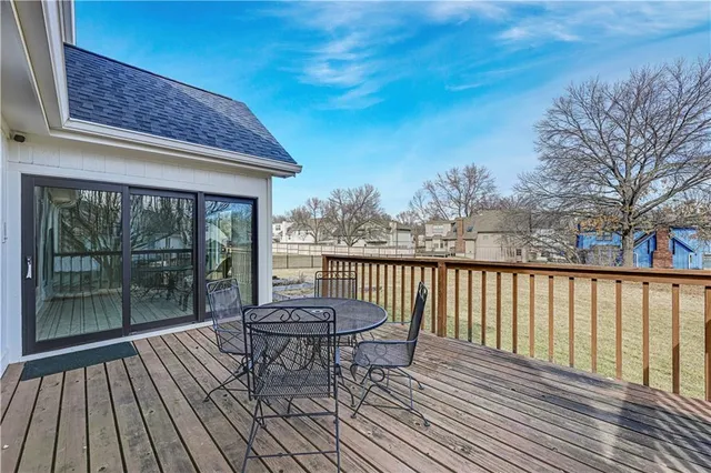 $545,000 | 1480 East Sleepy Hollow Drive, Olathe, KS 66062