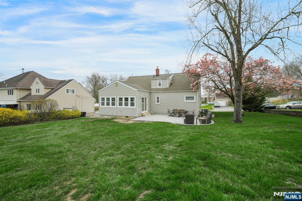 21 Joseph Place Wayne, NJ 07470 - Photo 27 of 32 a view of a house with a big yard
