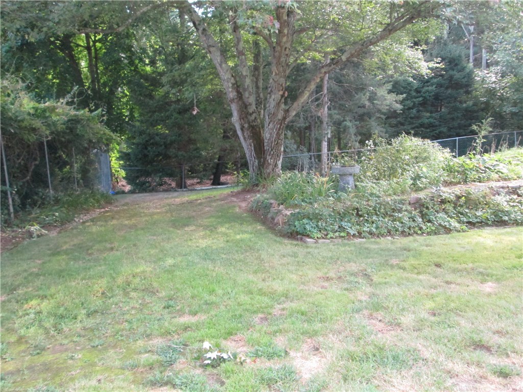 90 Scott Road Cumberland, RI 02864 - Photo 5 of 37 PARKLIKE YARD