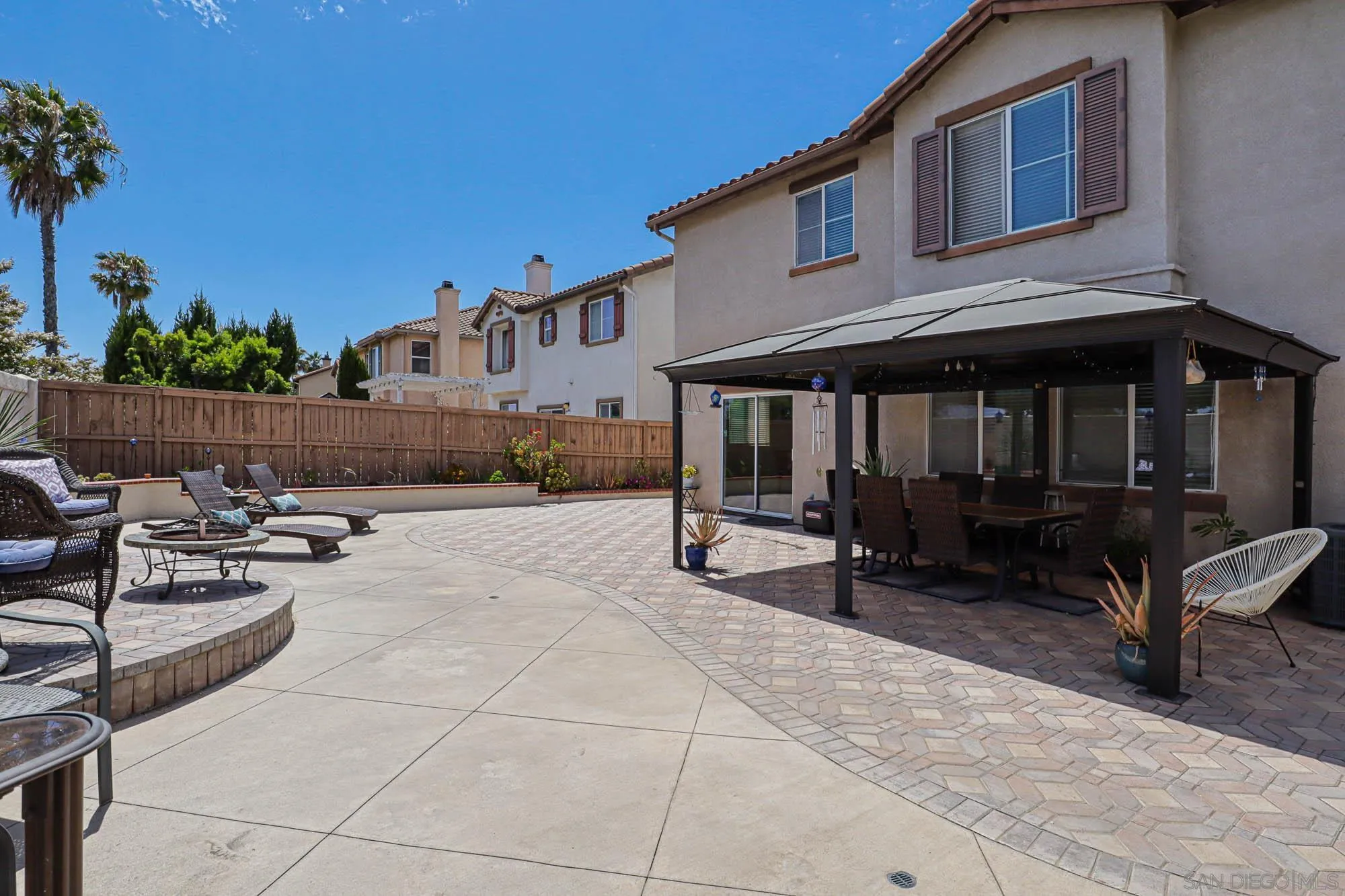 914 Rigley Street Chula Vista, CA 91911 - Photo 30 of 35 a view of a house with sitting area