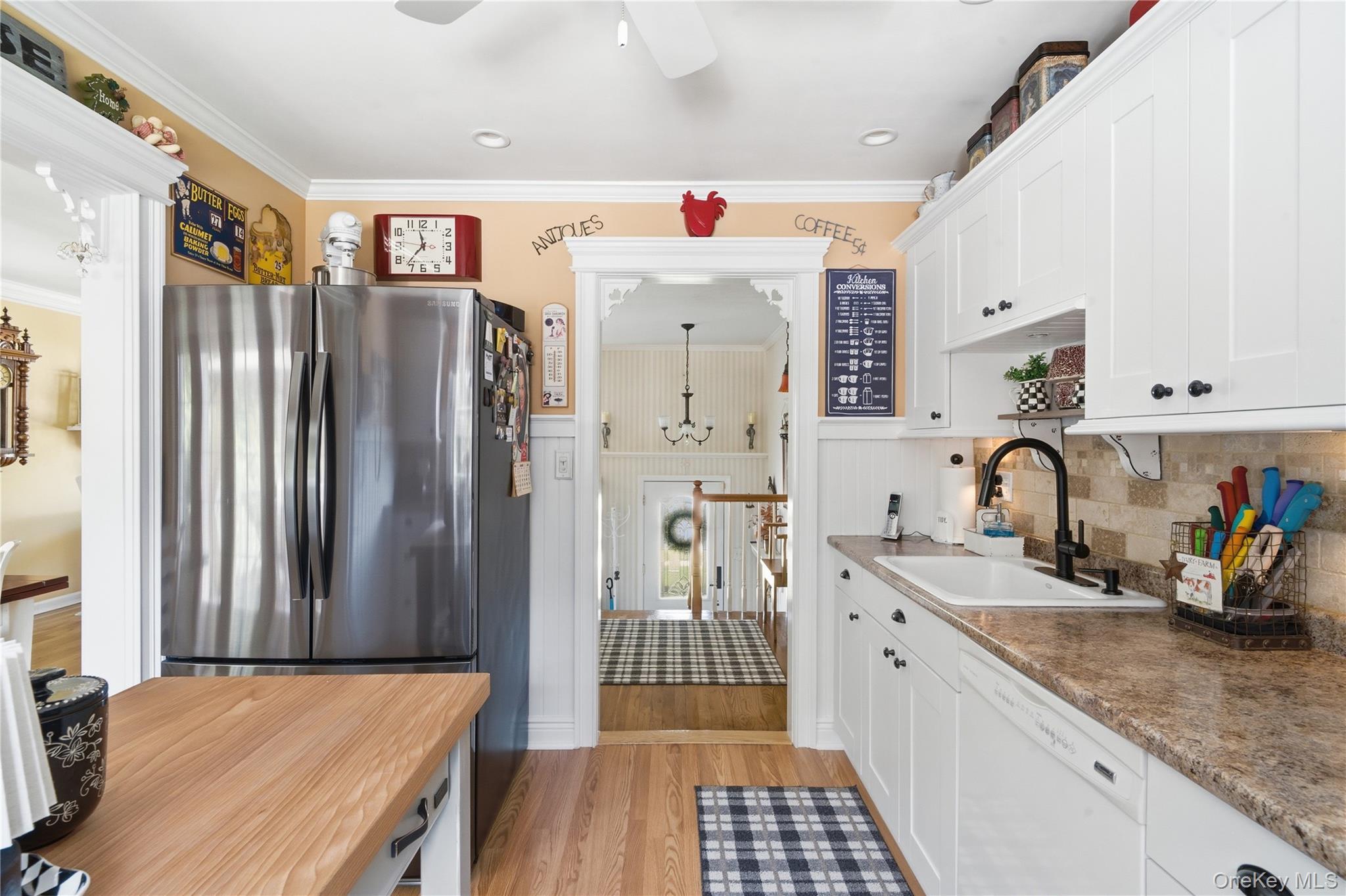 50 Amsterdam Road Smithtown, NY 11787 - Photo 15 of 42