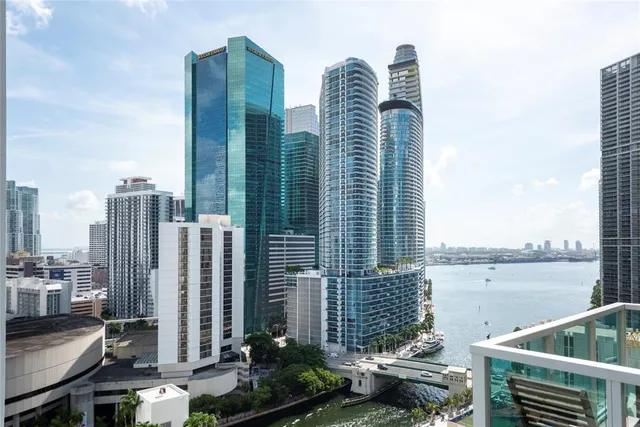 $449,000 | 41 Southeast 5th Street, Unit 1315, Miami, FL 33131