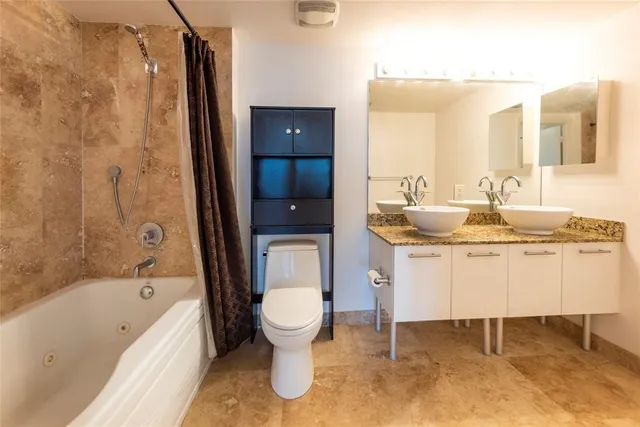 $449,000 | 41 Southeast 5th Street, Unit 1315, Miami, FL 33131