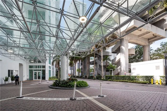 $449,000 | 41 Southeast 5th Street, Unit 1315, Miami, FL 33131