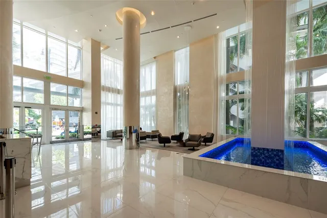 $449,000 | 41 Southeast 5th Street, Unit 1315, Miami, FL 33131