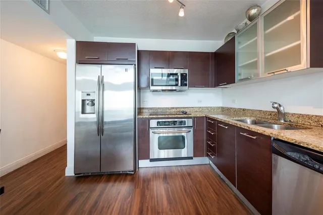 $449,000 | 41 Southeast 5th Street, Unit 1315, Miami, FL 33131
