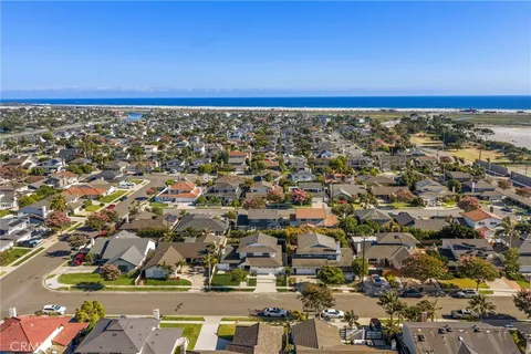 $2,599,000 | 9072 Niguel Circle, Huntington Beach, CA 92646