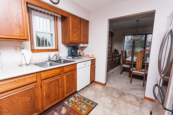 8078 Barclay Road Rockford, IL 61102 - Photo 5 of 20 Gallery Image 5