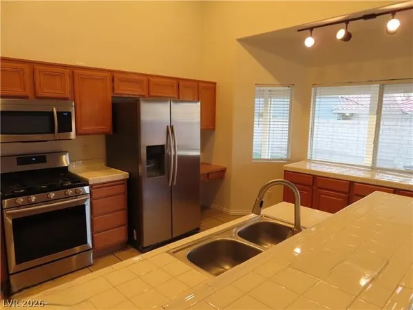 $2,200 | 676 Hitchen Post Drive, Henderson, NV 89011