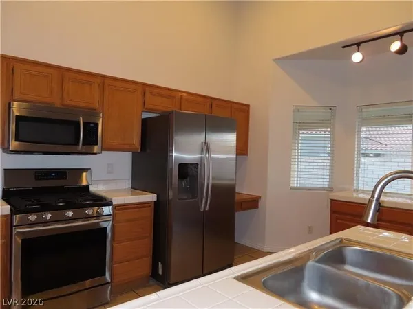 $2,200 | 676 Hitchen Post Drive, Henderson, NV 89011