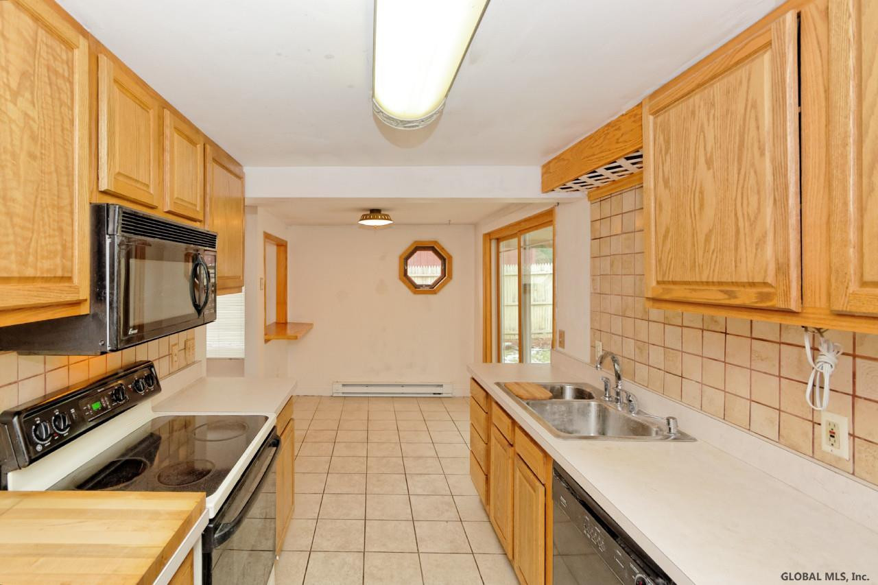 17 Thimbleberry Road Malta, NY 12020 - Photo 3 of 25 Photo 3