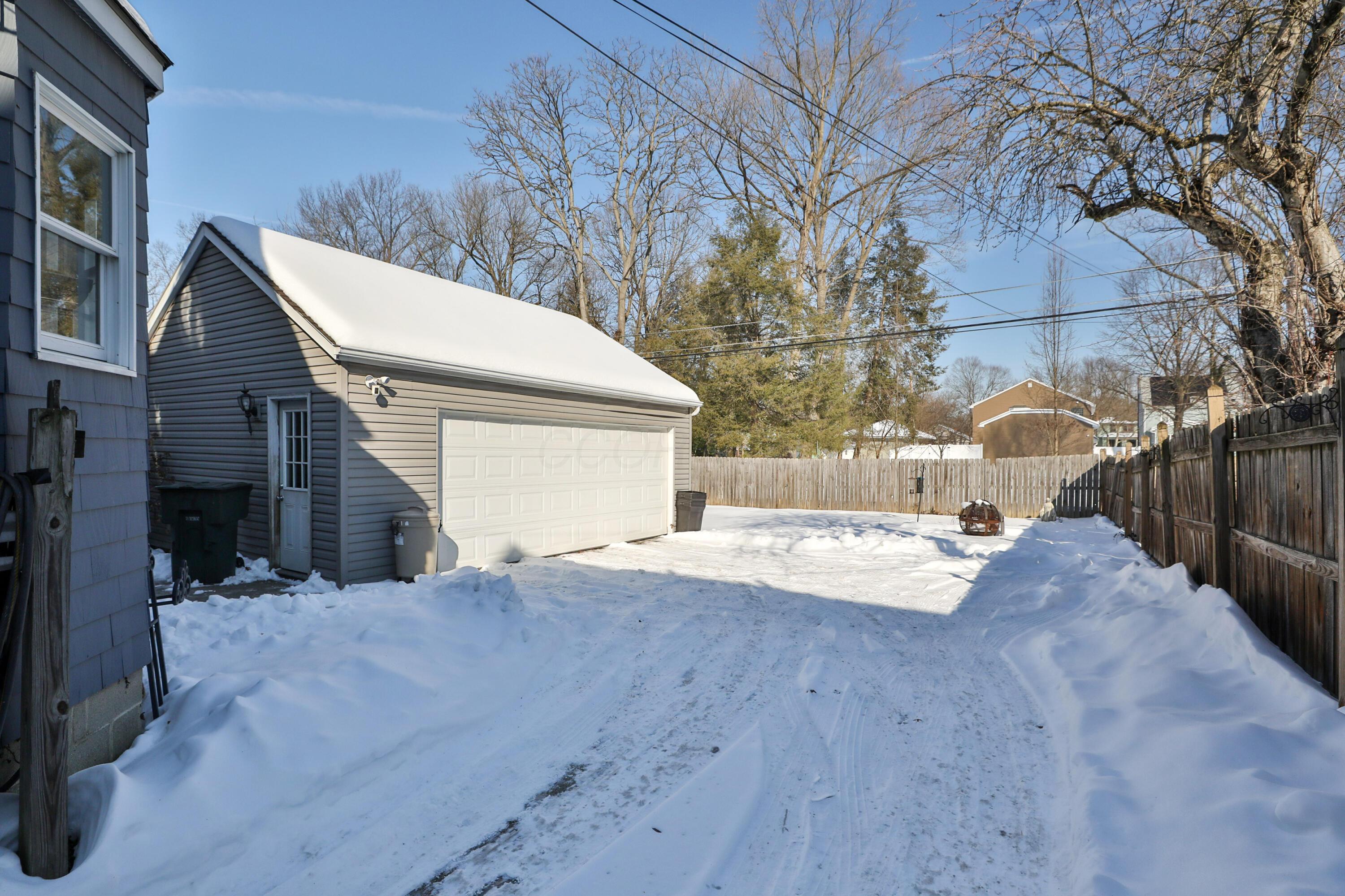 82 Blenheim Road Columbus, OH 43214 - Photo 4 of 51 82Blenheim-35