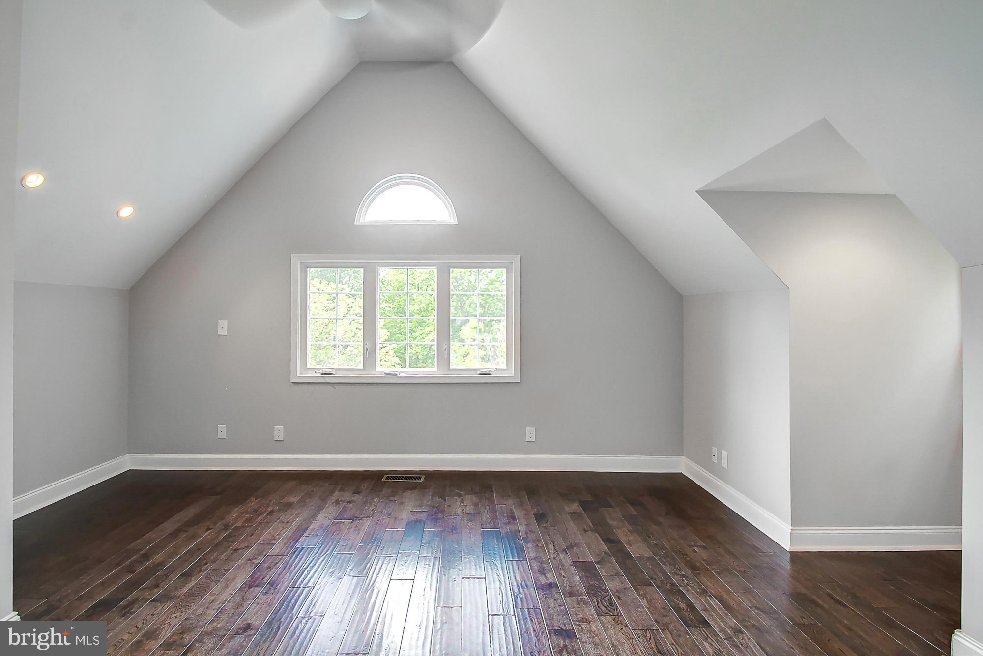 5101 Roland Avenue Baltimore, MD 21210 - Photo 22 of 30 Bedroom