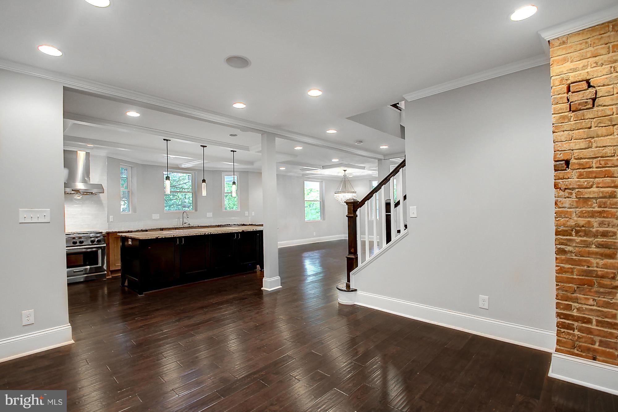 5101 Roland Avenue Baltimore, MD 21210 - Photo 7 of 30 Family Room