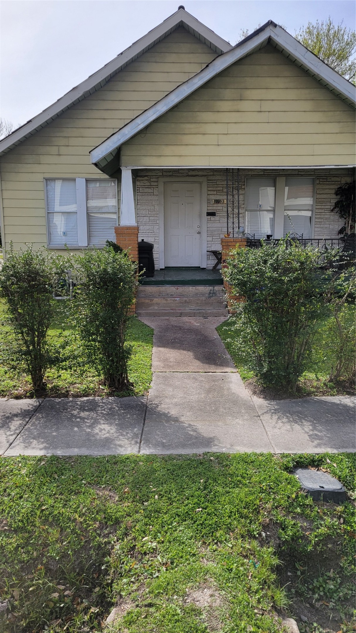 2703 Cochran Street Houston, TX 77009 - Photo 3 of 14 GREAT POURCH