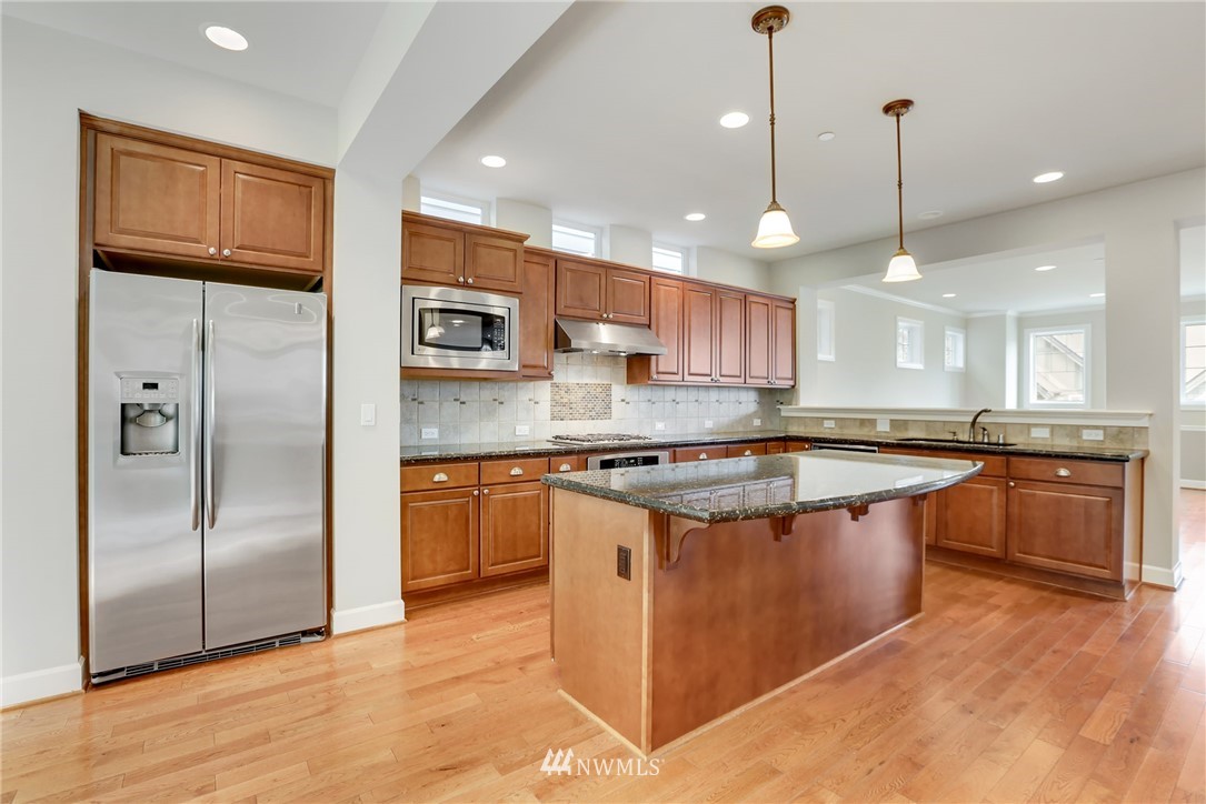 19609 93rd Place Northeast Bothell, WA 98011 - Photo 8 of 25 Gallery Image 8