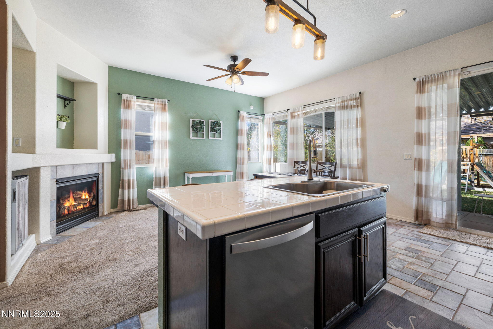1641 Box Canyon Drive Reno, NV 89521 - Photo 14 of 29 18-web-or-mls-1641 Box Canyon Dr-16