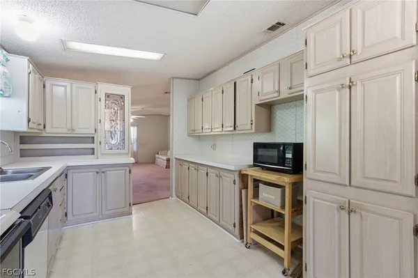 $250,000 | 11250 Stringfellow Road, Bokeelia, FL 33922
