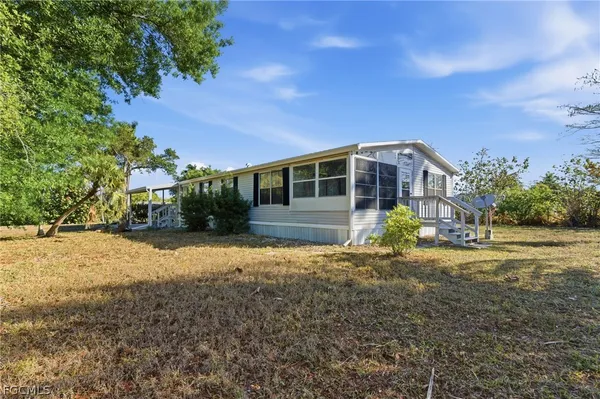 $250,000 | 11250 Stringfellow Road, Bokeelia, FL 33922