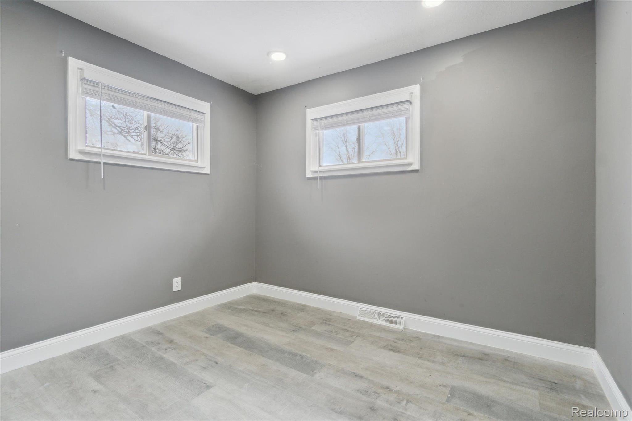 4214 North Linden Road Flint, MI 48504 - Photo 18 of 27 Gallery Image 18