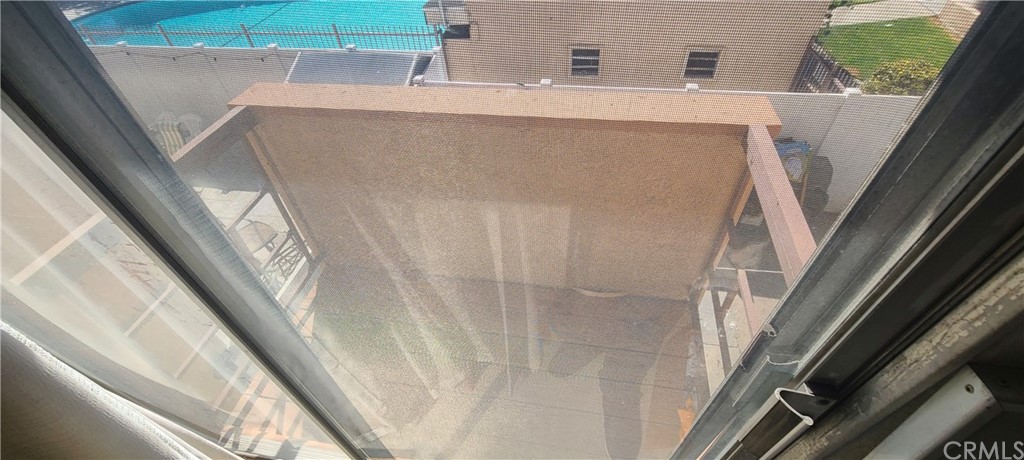 1192 Mitchell Avenue, Unit 7 Tustin, CA 92780 - Photo 7 of 16 a bathroom with a bathtub
