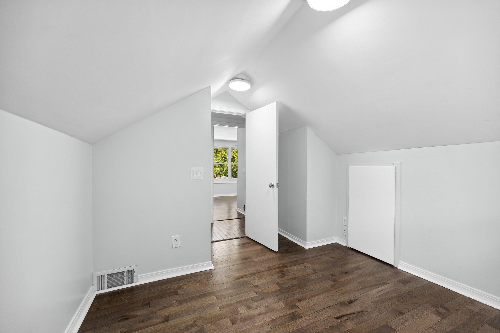 42 Ashley Road Hopkins, MN 55343 - Photo 19 of 36