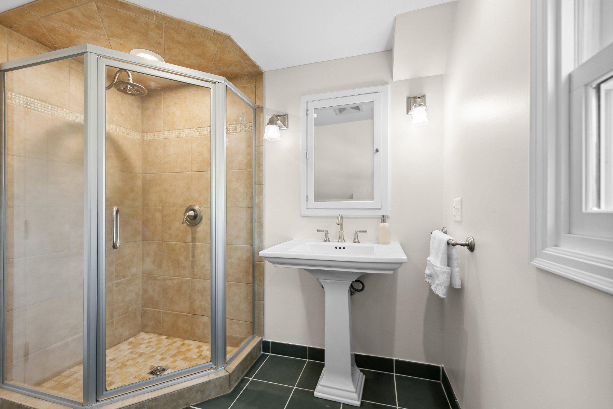 42 Ashley Road Hopkins, MN 55343 - Photo 21 of 36