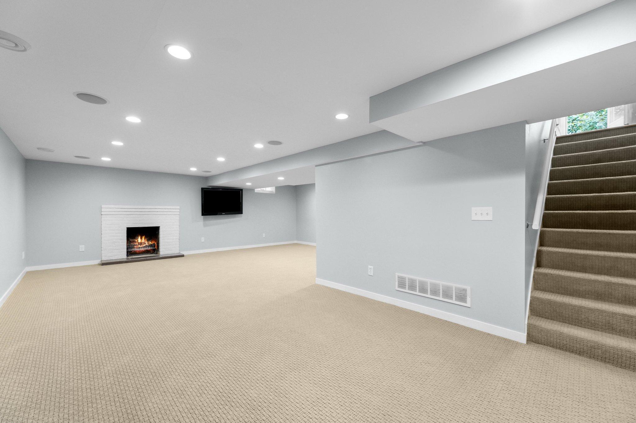 42 Ashley Road Hopkins, MN 55343 - Photo 22 of 36