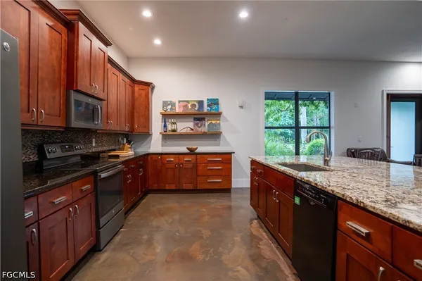 $690,000 | 1561 Lynwood Avenue, Fort Myers, FL 33901