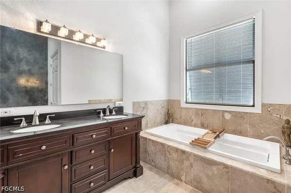 $690,000 | 1561 Lynwood Avenue, Fort Myers, FL 33901