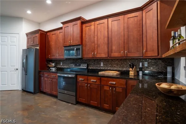 $690,000 | 1561 Lynwood Avenue, Fort Myers, FL 33901