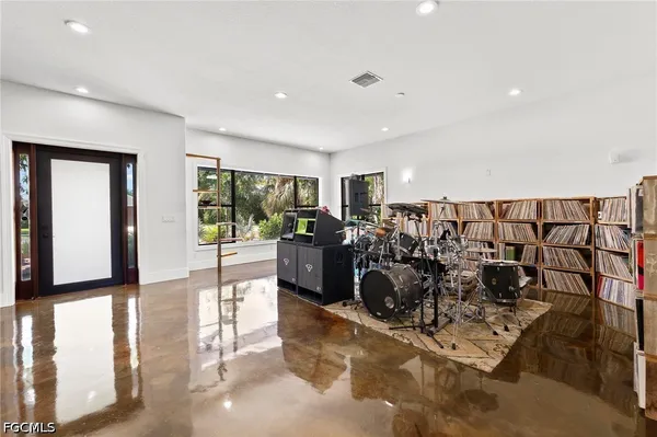 $690,000 | 1561 Lynwood Avenue, Fort Myers, FL 33901