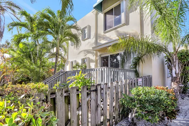 $550,000 | 3213 Northeast 16th Street, Unit 112, Pompano Beach, FL 33062